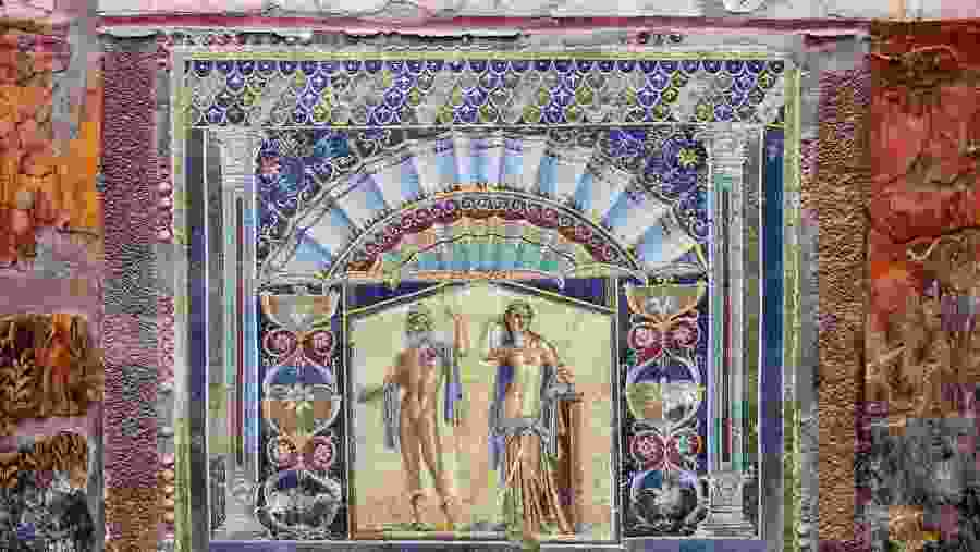 Discover Pompeii and Herculaneum