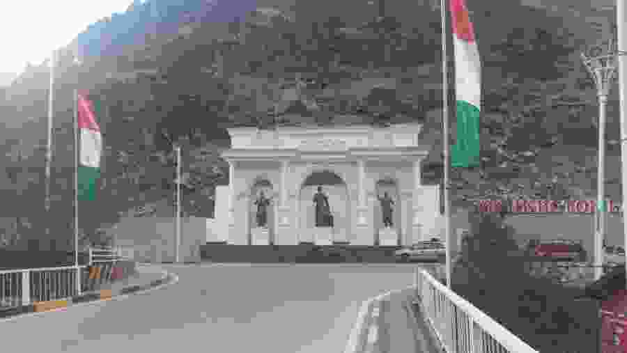 Spot the ancient fort of Kalai Khum