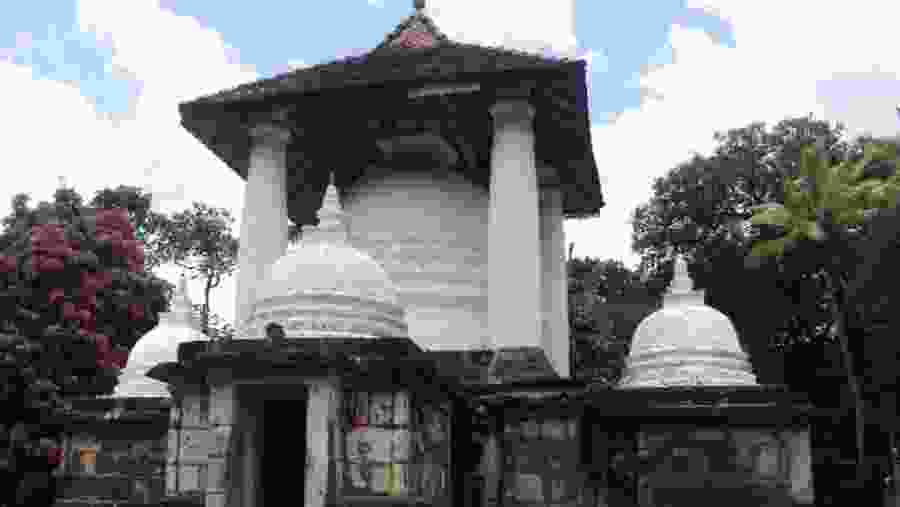 Gadaladeniya Temple