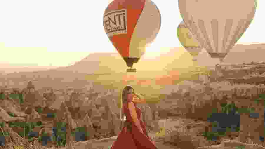 Sunrise photo with balloons