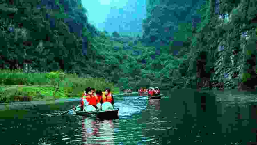 Boat Ride to Cave Chains