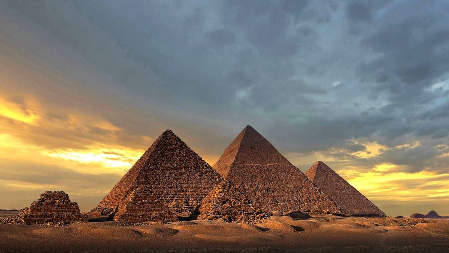 Pyramid Tour