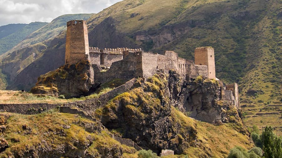 Wonder at the Khertvisi Fortress