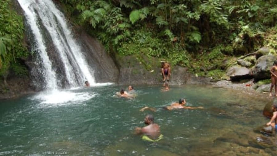 Bassin bath in the middle of national parc