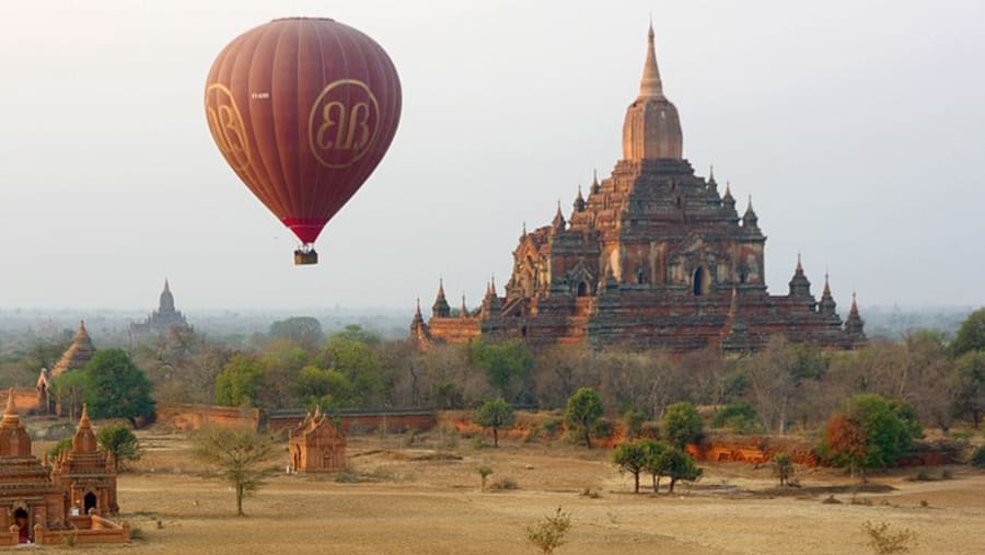 Balloon ride for panoramic views