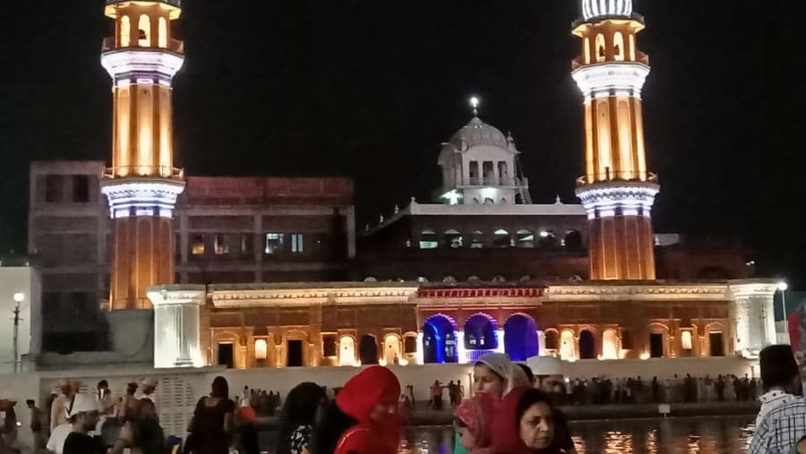 Night View Of the Golden Temple