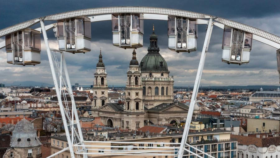 discover the sights of downtown Pest
