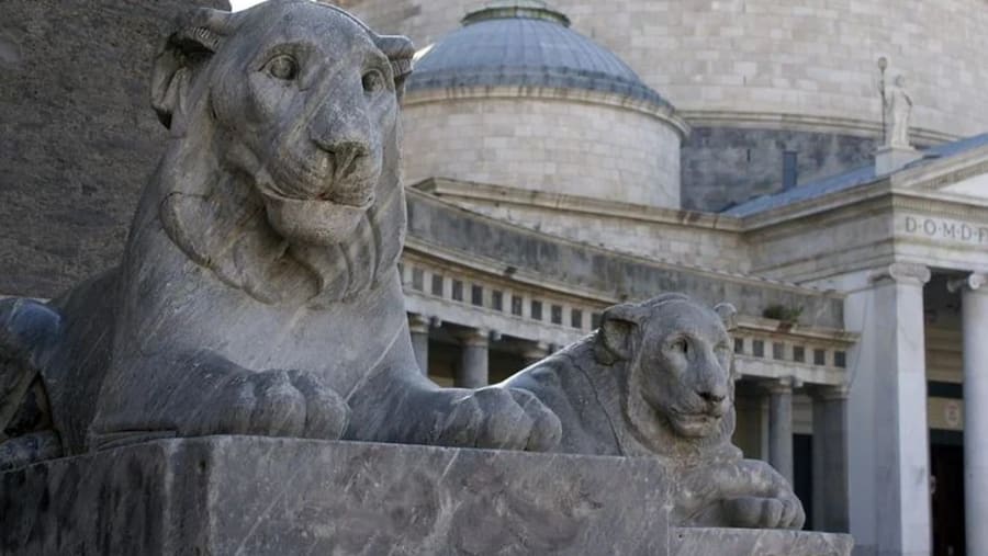 Piazza del Plebiscito, Naples