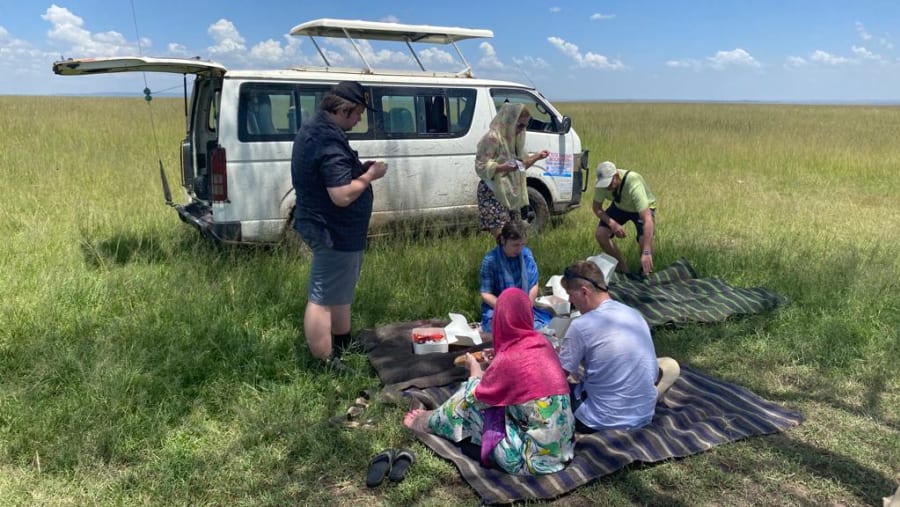 Picnic lunch during the safari