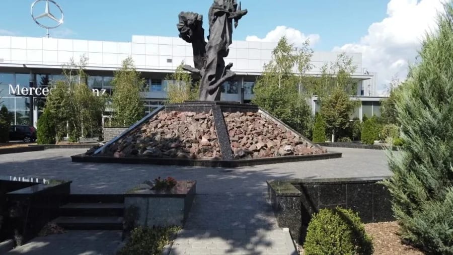 Visit Holocaust Jewish Memorial, Chisinau