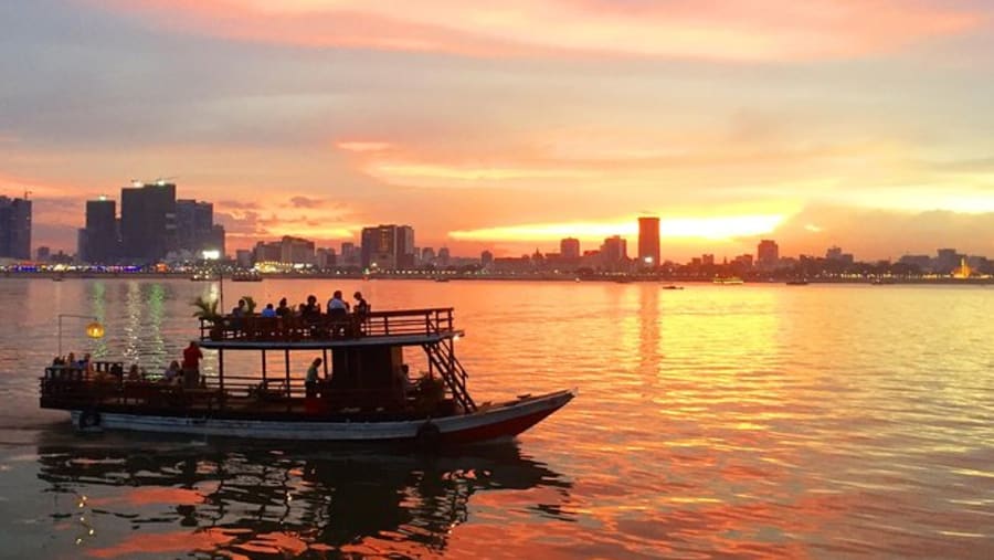 Phnom Penh shining in golden hour