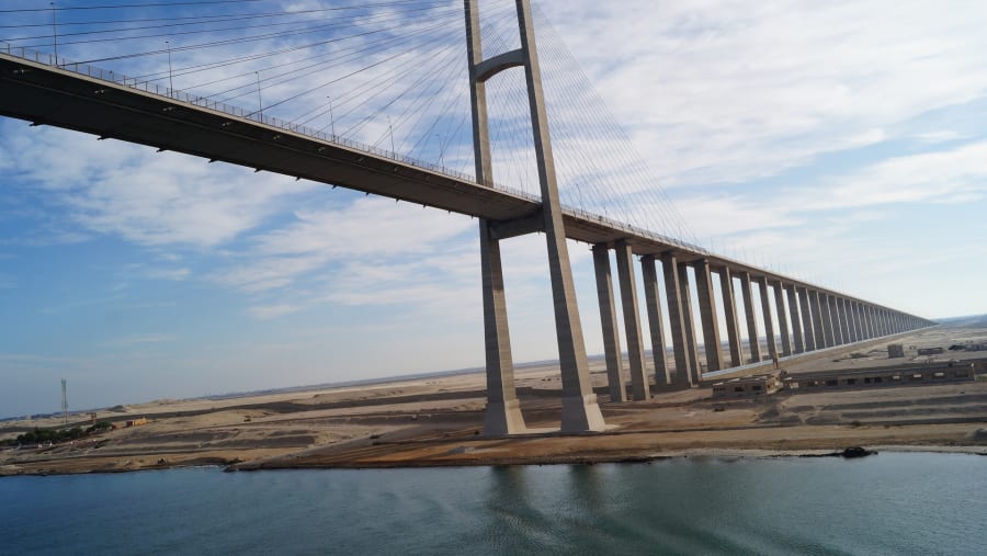 Pass under the Suez Canal bridge