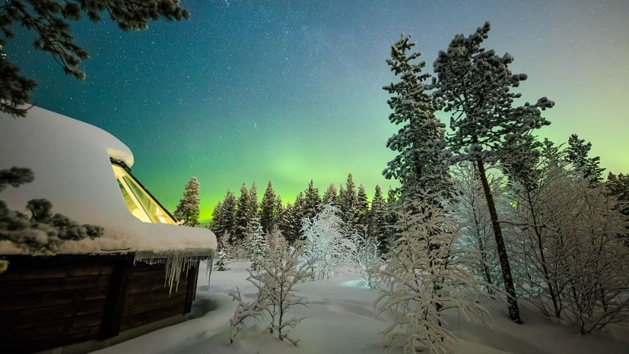 Aurora glass cabin