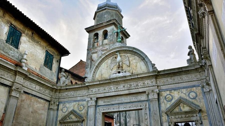 Discover Scuola Grande di San Giovanni Evangelista