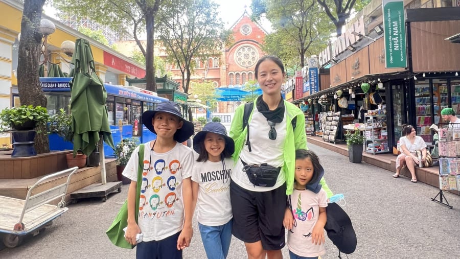 Walk at Saigon