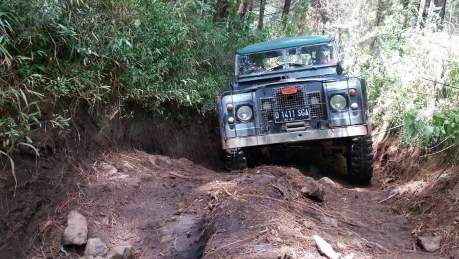 Jeep Drive In Wisata Offroad Area Cikole, Indonesia