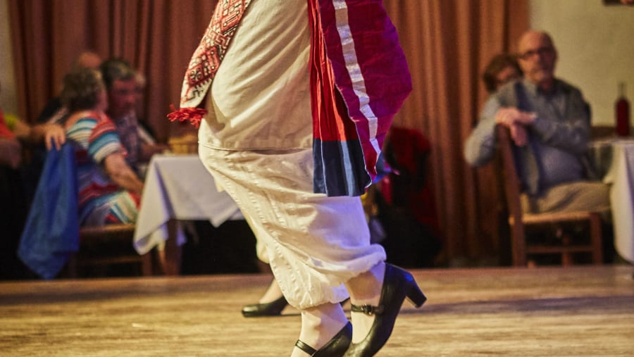 Cretan and Greek Dance Lesson at Arolithos