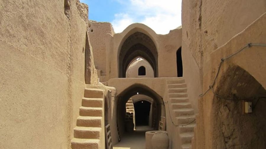 Saryazd castle