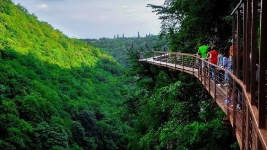 Okatse canyon walk