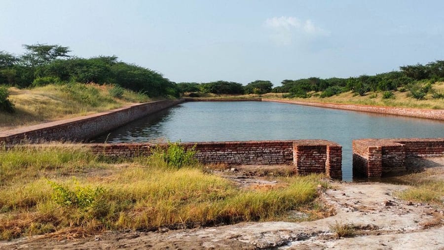 ARCHAEOLOGICAL REMAINS OF A HARAPPA PORT TOWN