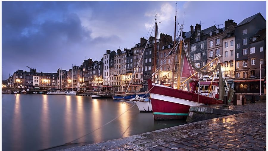 Tour the port of Honfleur