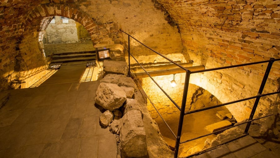 Walk through Crypts