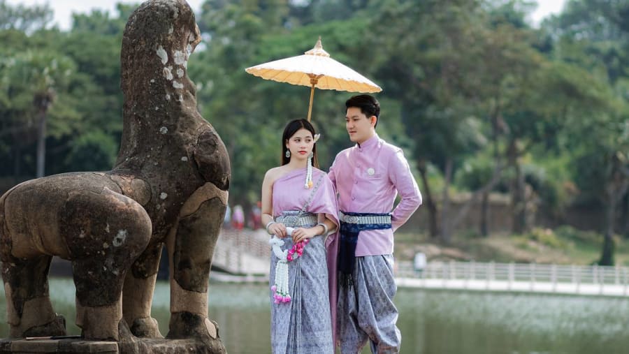 Tranditional Khmer costume Tour