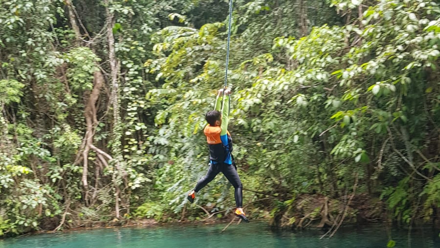Canyoonering in Kawasan falls