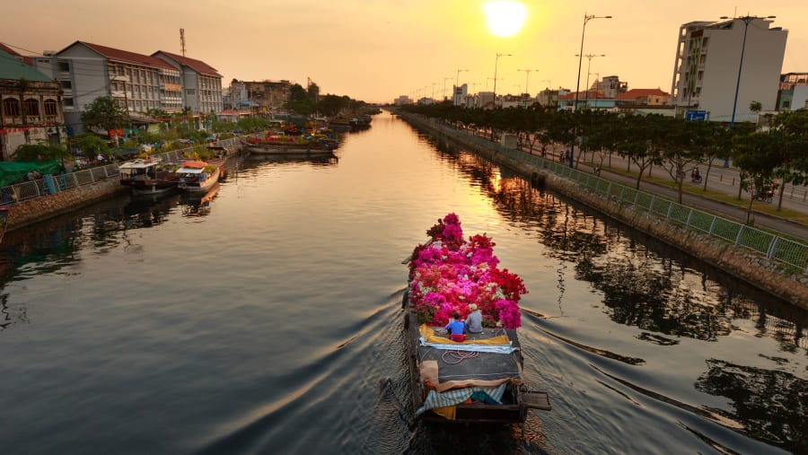 Witness the stunning beauty of Saigon River