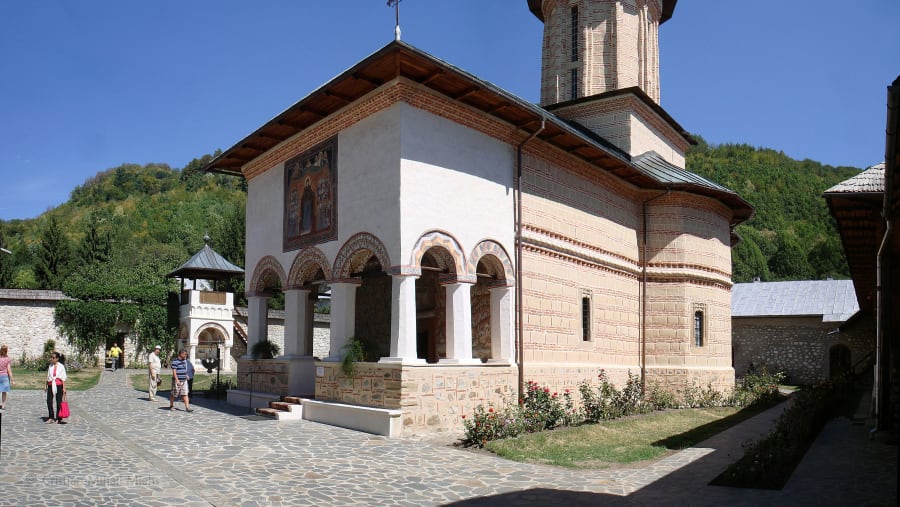Polovragi monastery
