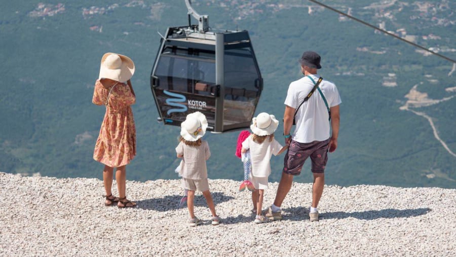 Travellers in Lovćen