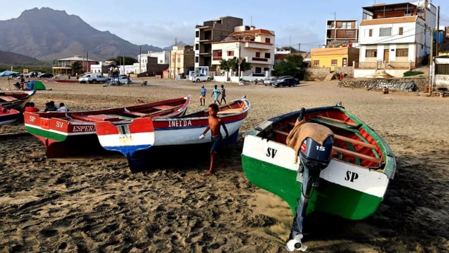 Explore Palha Carga Beach
