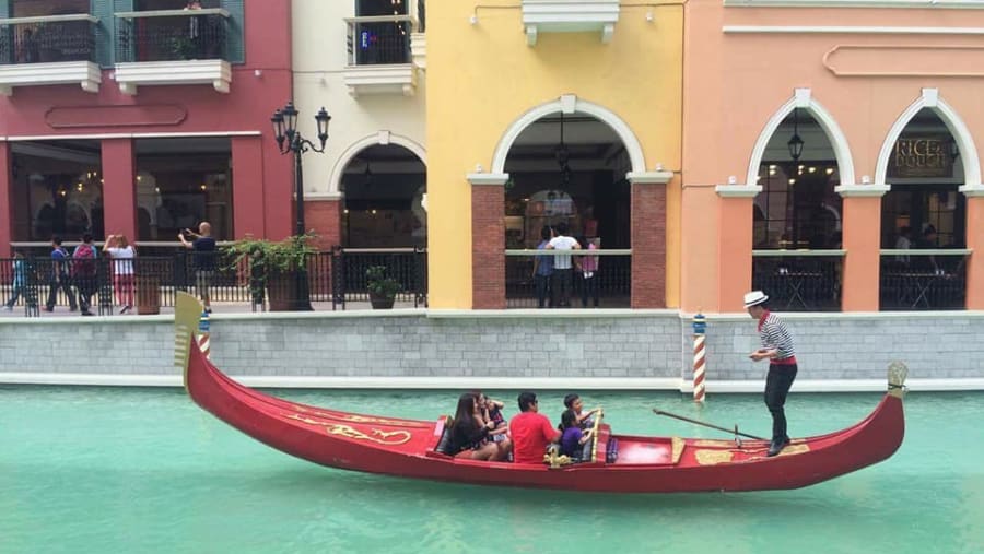 red gondola
