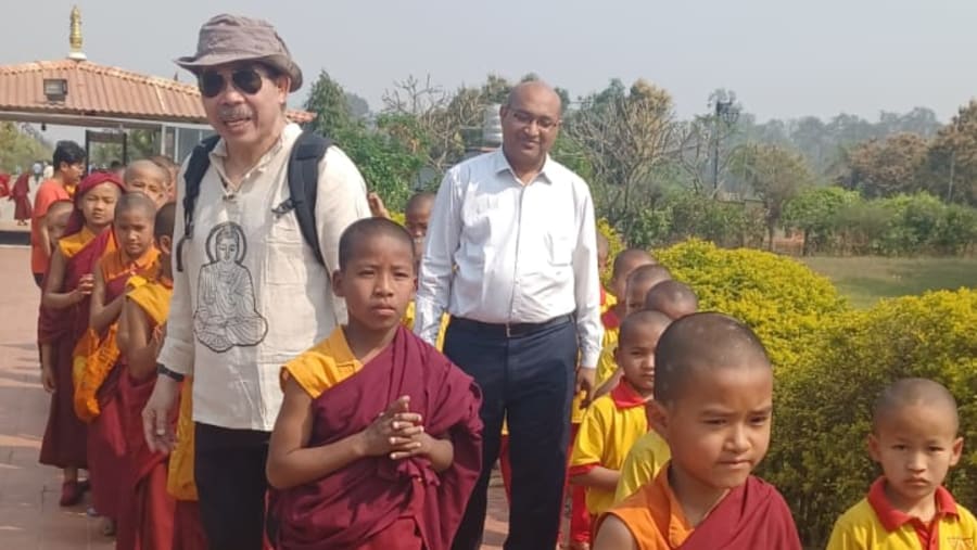 Children Buddhist Monk visit with our guide in Boddha Tour.