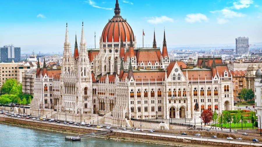 Explore Vienna, Sazburg and Hallstatt