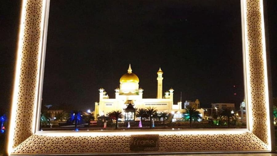 Omar Ali Saifuddien Mosque