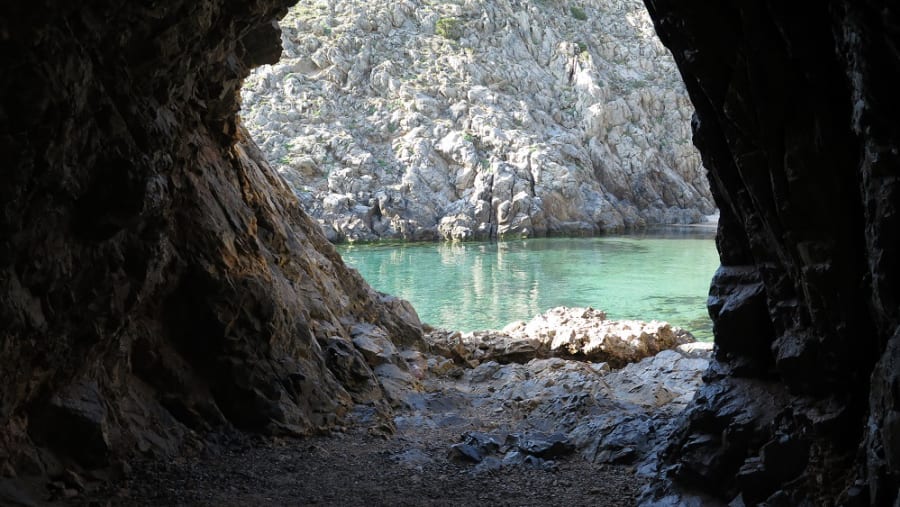 Sea tunnel