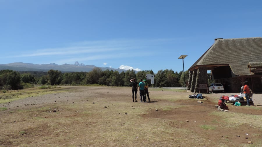 Mt Kenya Trekking: Sirimon – Chogoria Routes