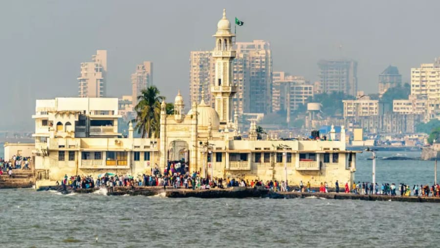 Visit Haji Ali Dargah