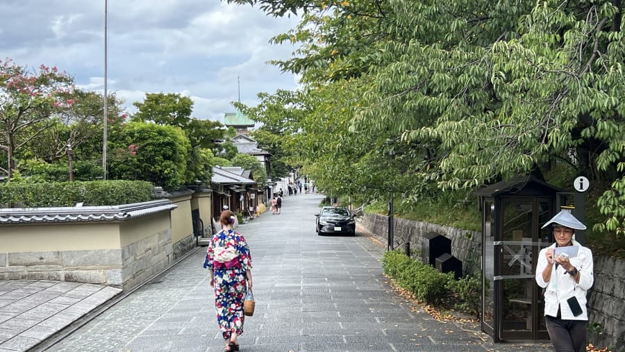 Sannenzaka Path