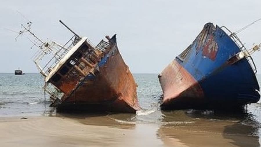 Shipwreck Beach Tour