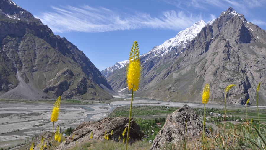 Through The Vamar Mountains