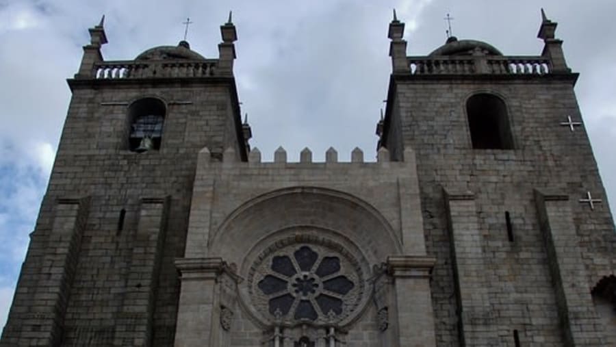 Visit the Porto Cathedral