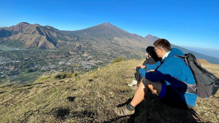 MT RINJANI TREK