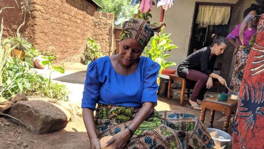 Cooking lesson in Tanzania