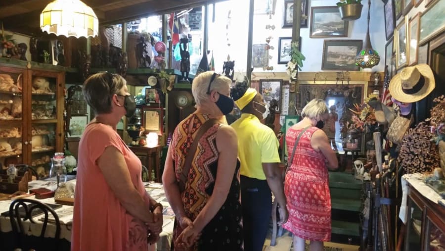 Souvenir shops