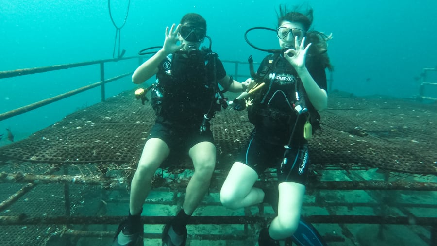 Dive in the deep blue waters of Jeddah Beach