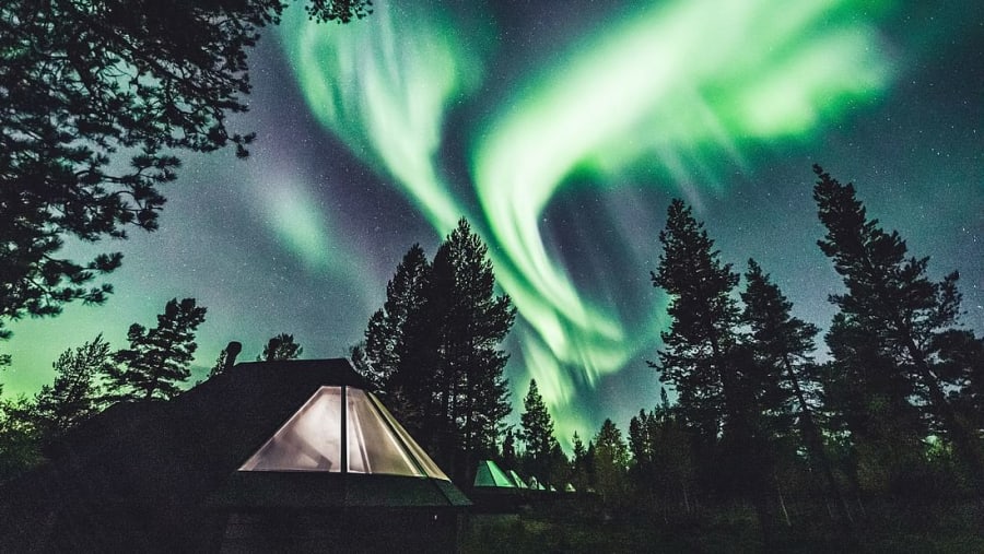 Aurora glass cabin