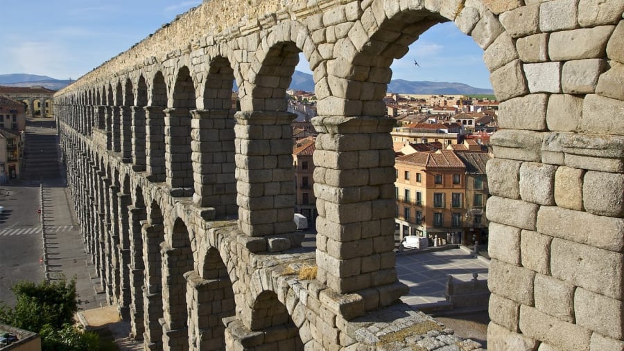 Visit the famous Roman Aqueduct of Segovia