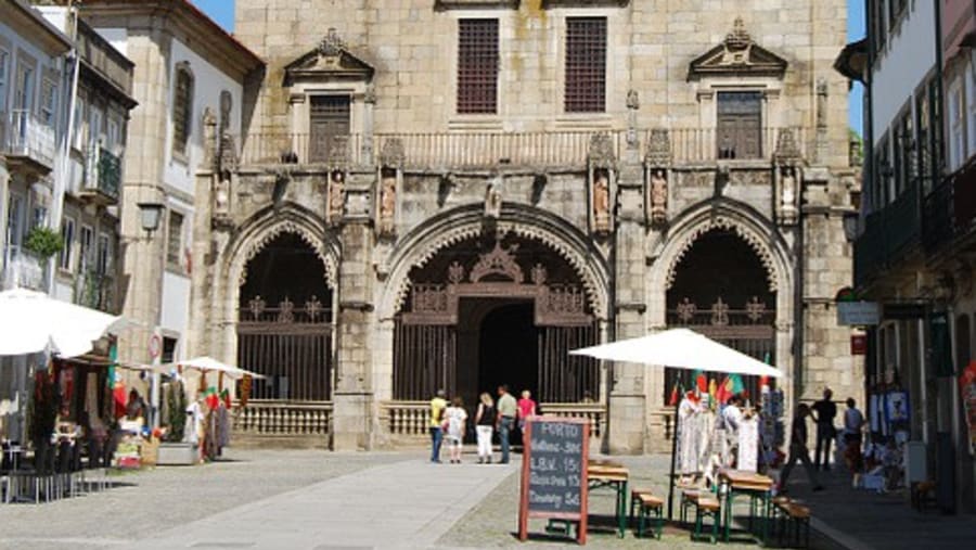 Admire the Cathedral of Braga